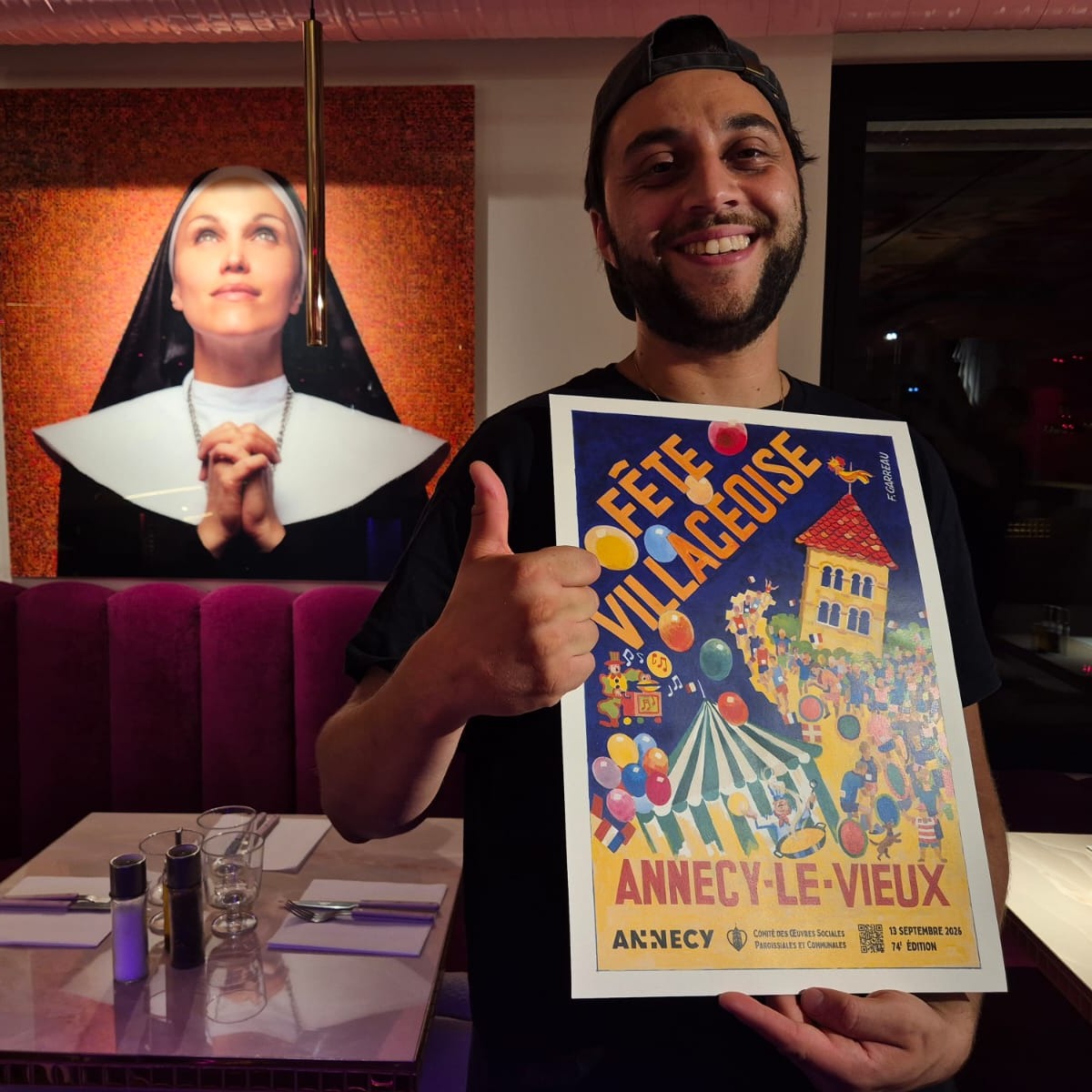 Rita pr&eacute;sente l'affiche 2026 de la F&ecirc;te Villageoise